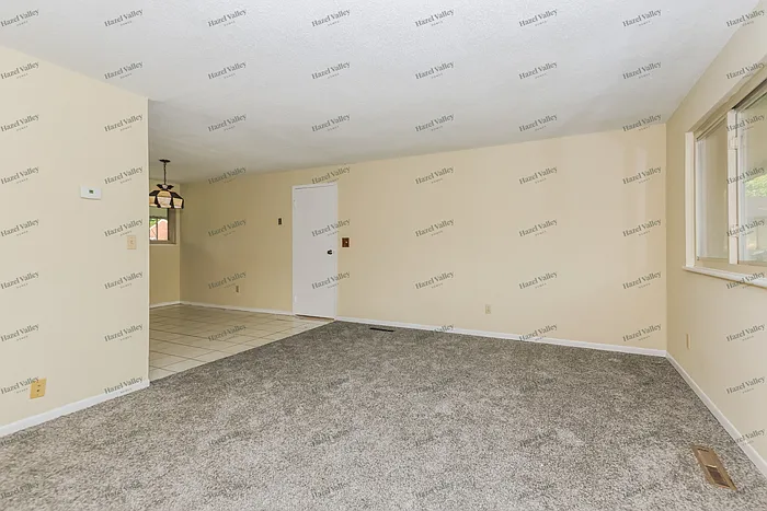 3 bed, 2.0 bath, 1080 sqft, $1,495 — Photo 4