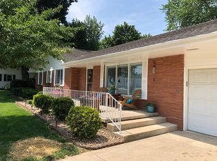 810 S Main St, Altamont, IL 62411