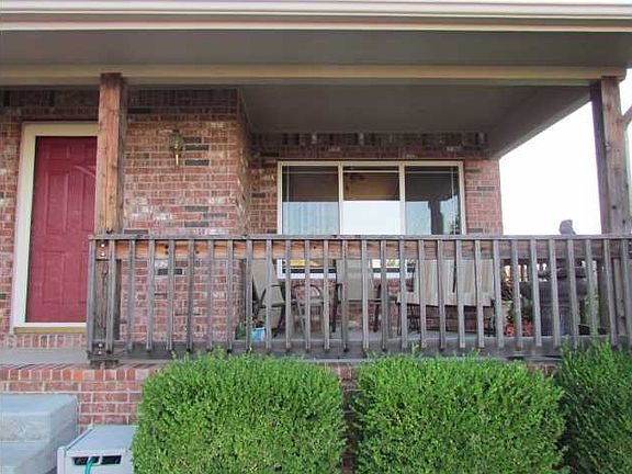 3rd image of 2725 N Bristol Ct