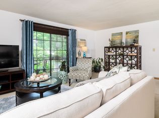 16 Hillcrest Rd #1, Foxboro, MA 02035