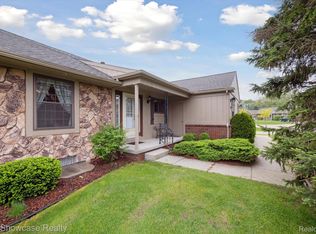 11928 Shenandoah Dr #3, South Lyon, MI