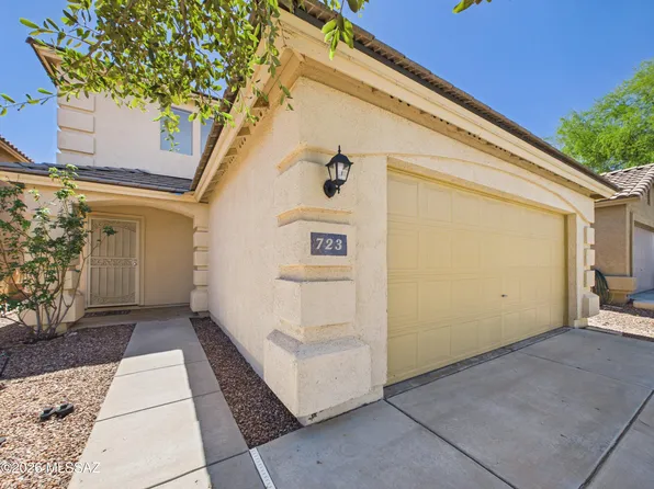 723 W Firehawk Dr, Green Valley, AZ 85614