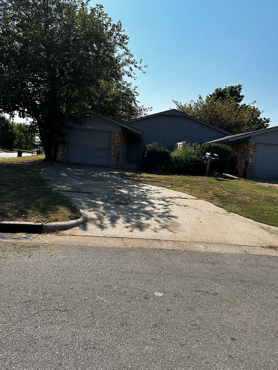 Building Photo - 1100 SW 77th Pl