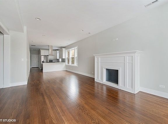 5th image of 5018 W Sunnyside Ave #2
