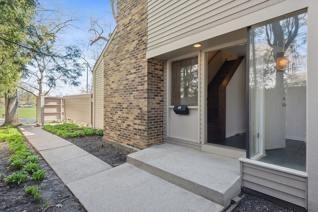 71 Sunset Pl photo 1