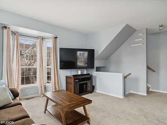 3rd image of 1095 Village Center Pkwy Unit 1