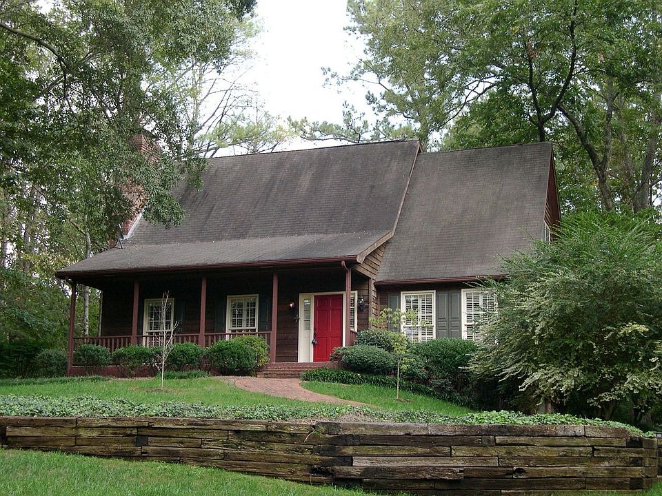 3 Bedroom/3 Bath Cottage Stye home