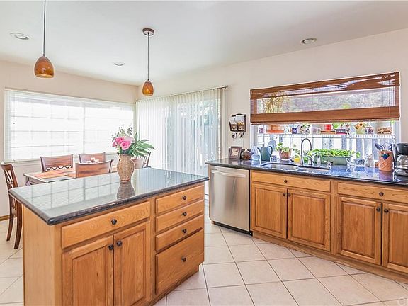 5th image of 2601 Greenleaf Dr