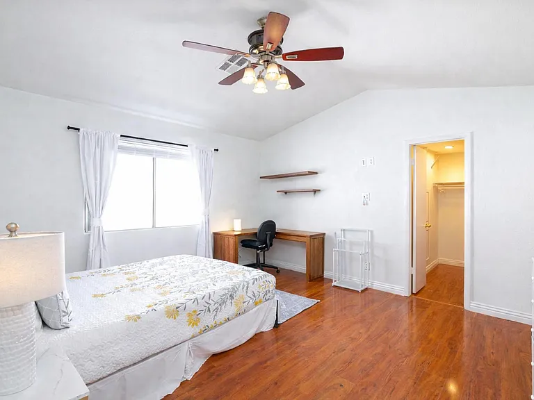 Casa Verde Dr — Photo 2