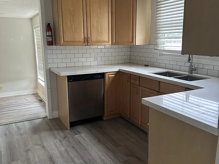 560 Big Bay Point Rd — Photo 3