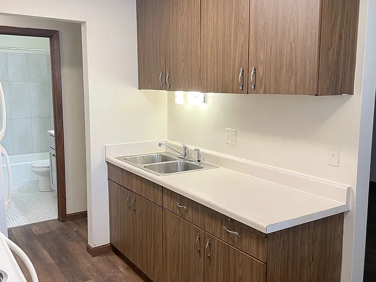 Hall Avenue Apartments — Photo 20