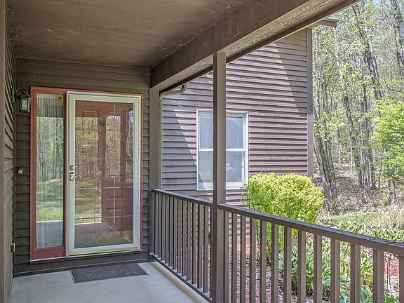 4th image of 23031 Collier Ave