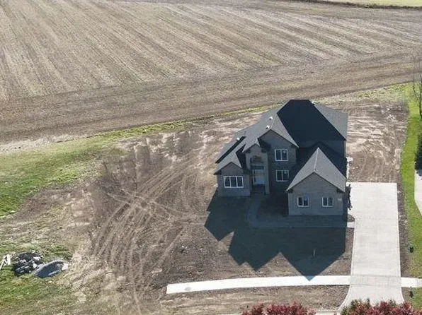 8213 Hunters Ridge Dr, Newport, MI 48166