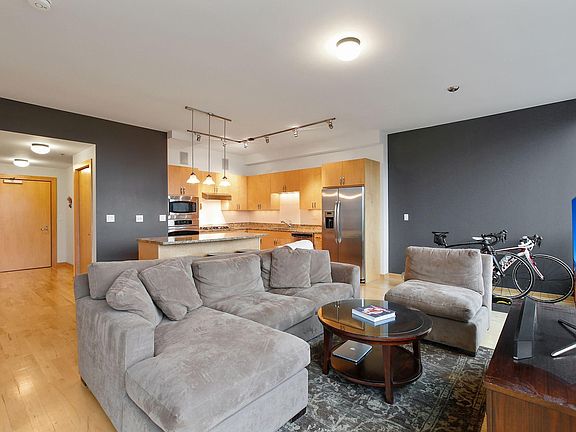 4th image of 215 10th Ave S Unit 630
