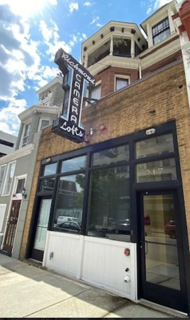 217 E Grace St — Photo 2