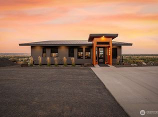 1880 Artemis Rdg, West Richland, WA 99353