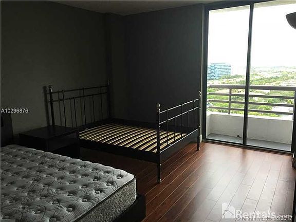 5th image of 3300 NE 191st St APT 1705