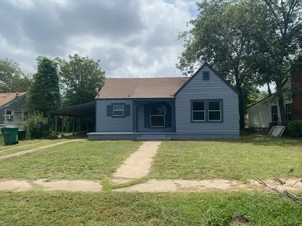 104 Hollywood St, Coleman, TX 76834