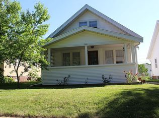 2212 D St SW, Cedar Rapids, IA 52404