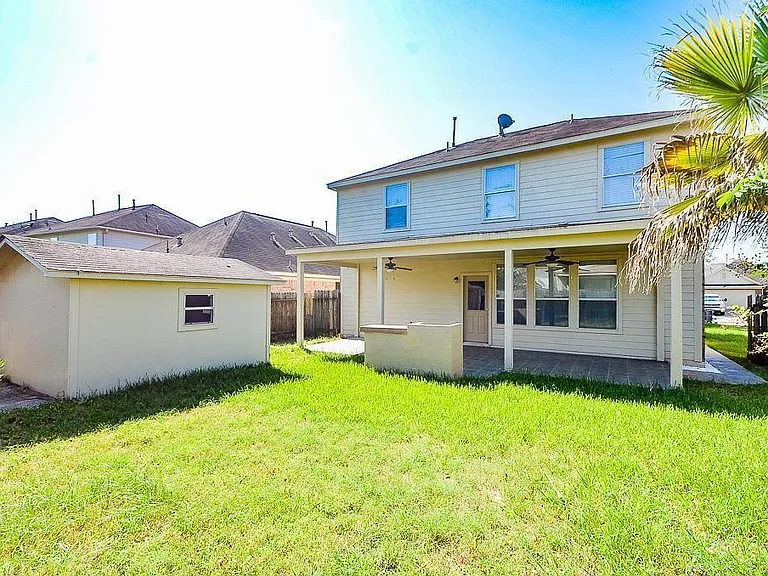 18334 Grove Brook Ln — Photo 10