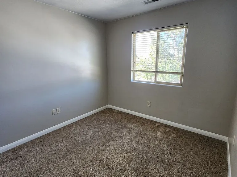 370 W 1425 N #17 — Photo 34