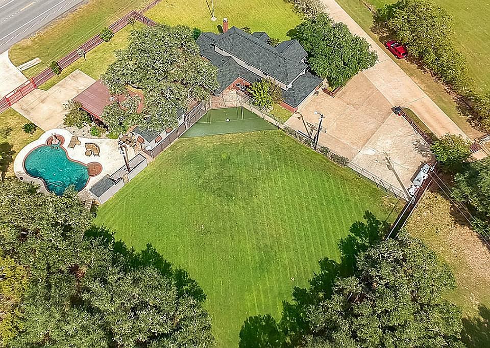 1st image of 1006 Old Varley Ln