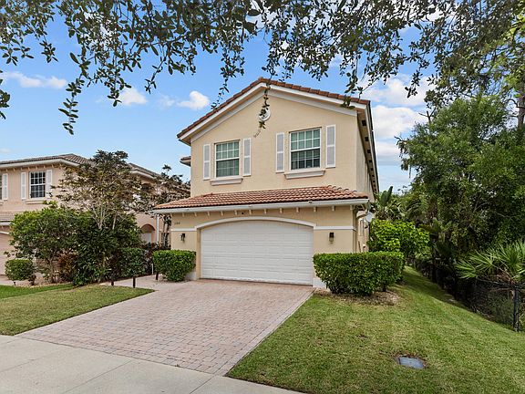 5th image of 1104 NW Leonardo Circle