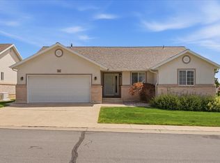 84 Belmore Dr, Kaysville, UT 84037