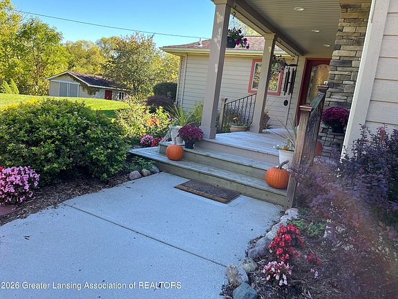 3rd image of 5286 Alward Rd