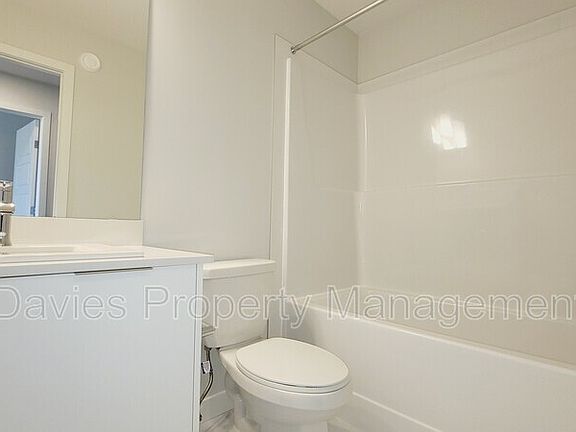 3rd image of 2129 Cassidy Wynd SW
