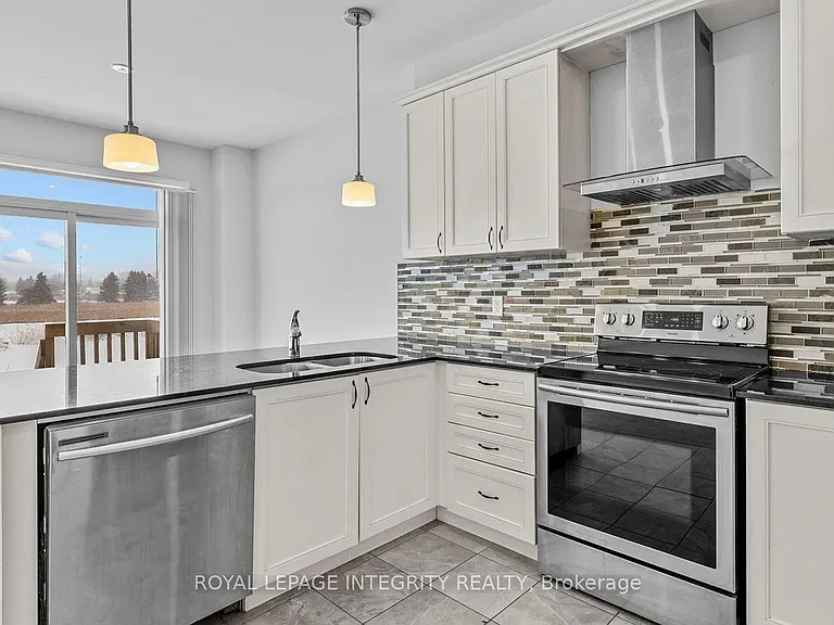 163 Cranesbill Rd — Photo 6