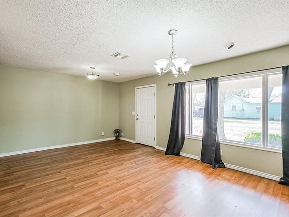 4th image of 300 N Market St