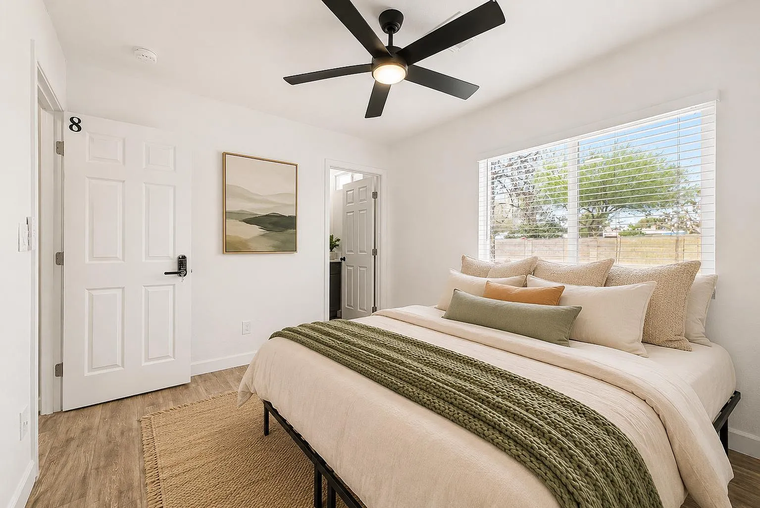 4 bed, 4.0 bath, 2100 sqft, $1,382 — Photo 1