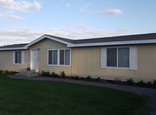 896 N Sloan St, Stanfield, OR 97875