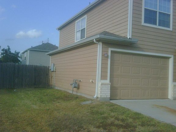 2nd image of 926 Eagles Glide Dr