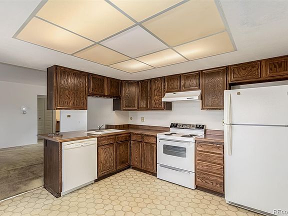 3rd image of 2191 S Victor Street #D