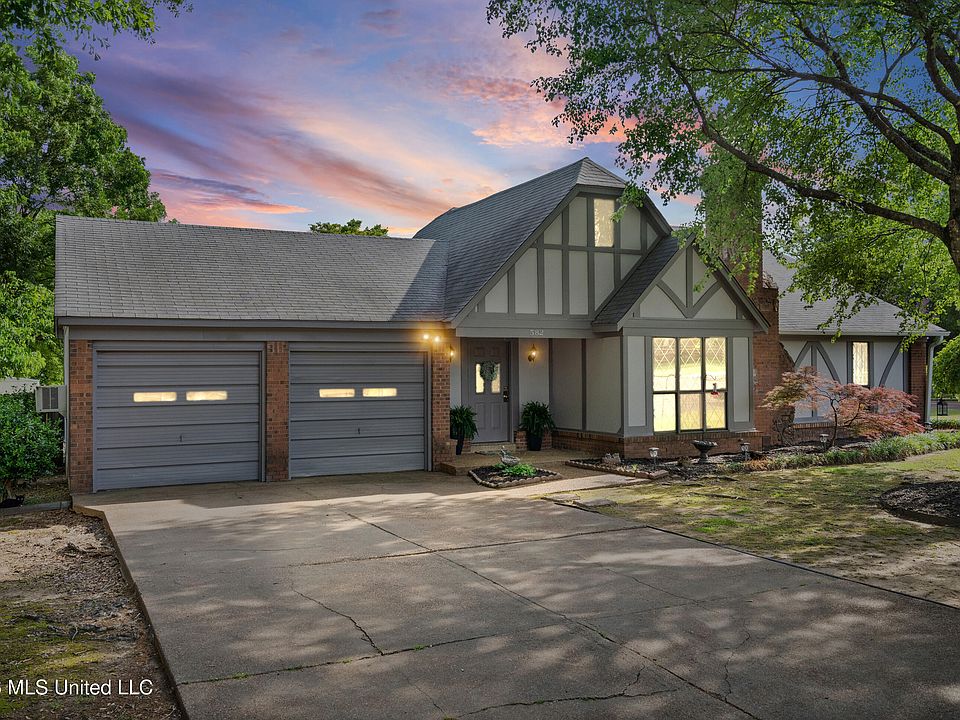 1st image of 582 White Ash Dr