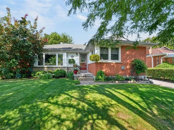 465 Springbank Cres, Burlington, ON L7T 2W8