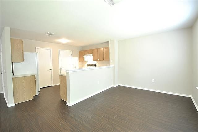 1st image of 8712 Dittmar Oaks Dr