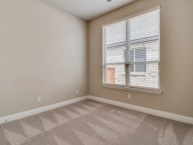 1319 Beach Blvd — Photo 14