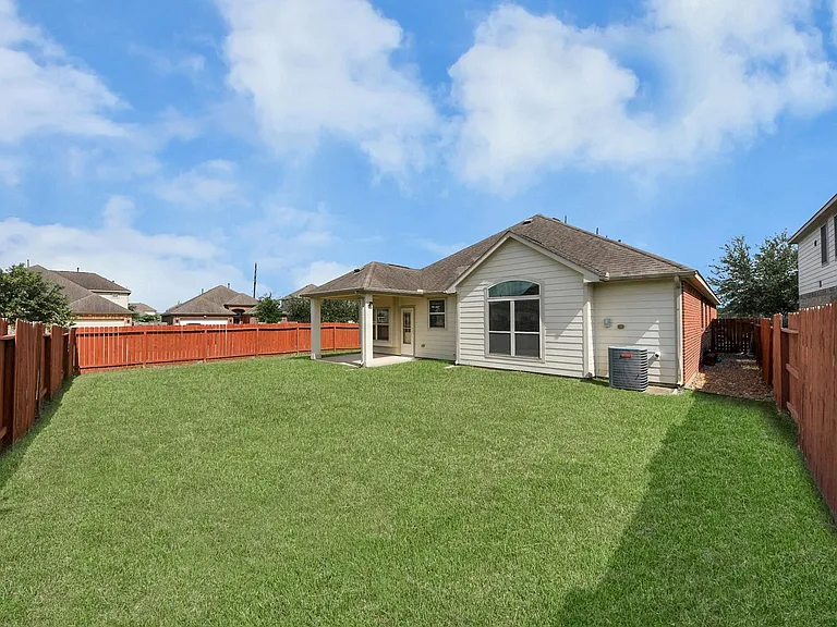 1902 Argos Dr — Photo 10