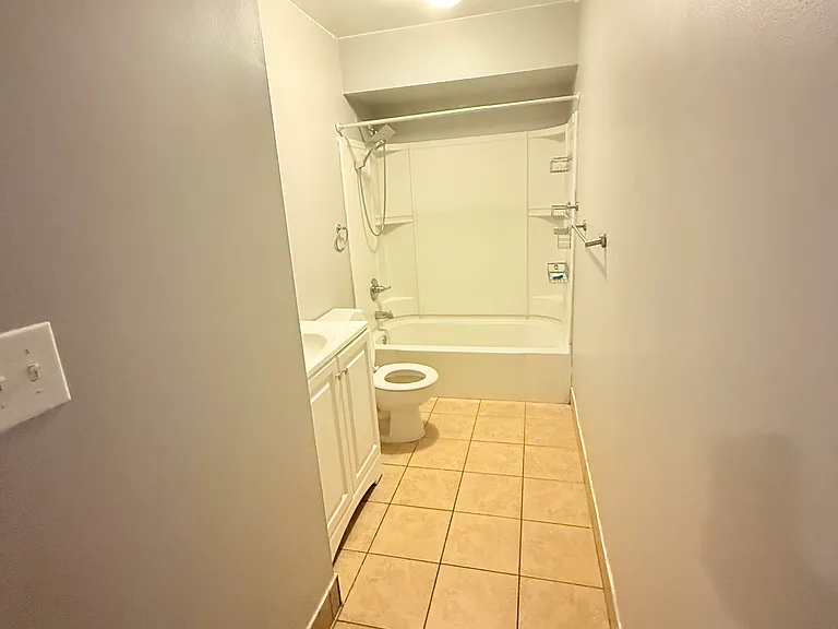 5038 Spruce St #4 — Photo 15