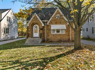 619 N Cumberland Dr, Waukesha, WI 53188