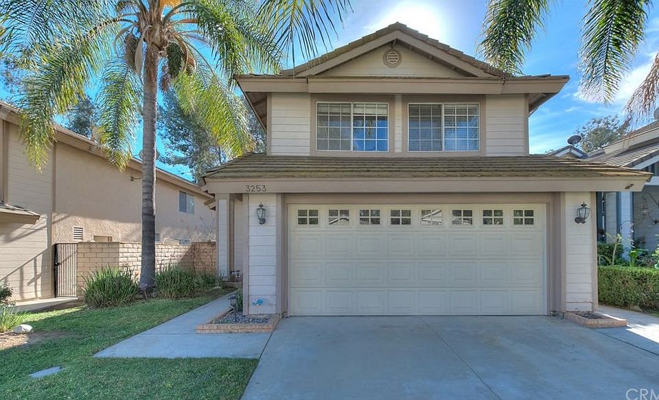 1st image of 3253 Oakridge Dr