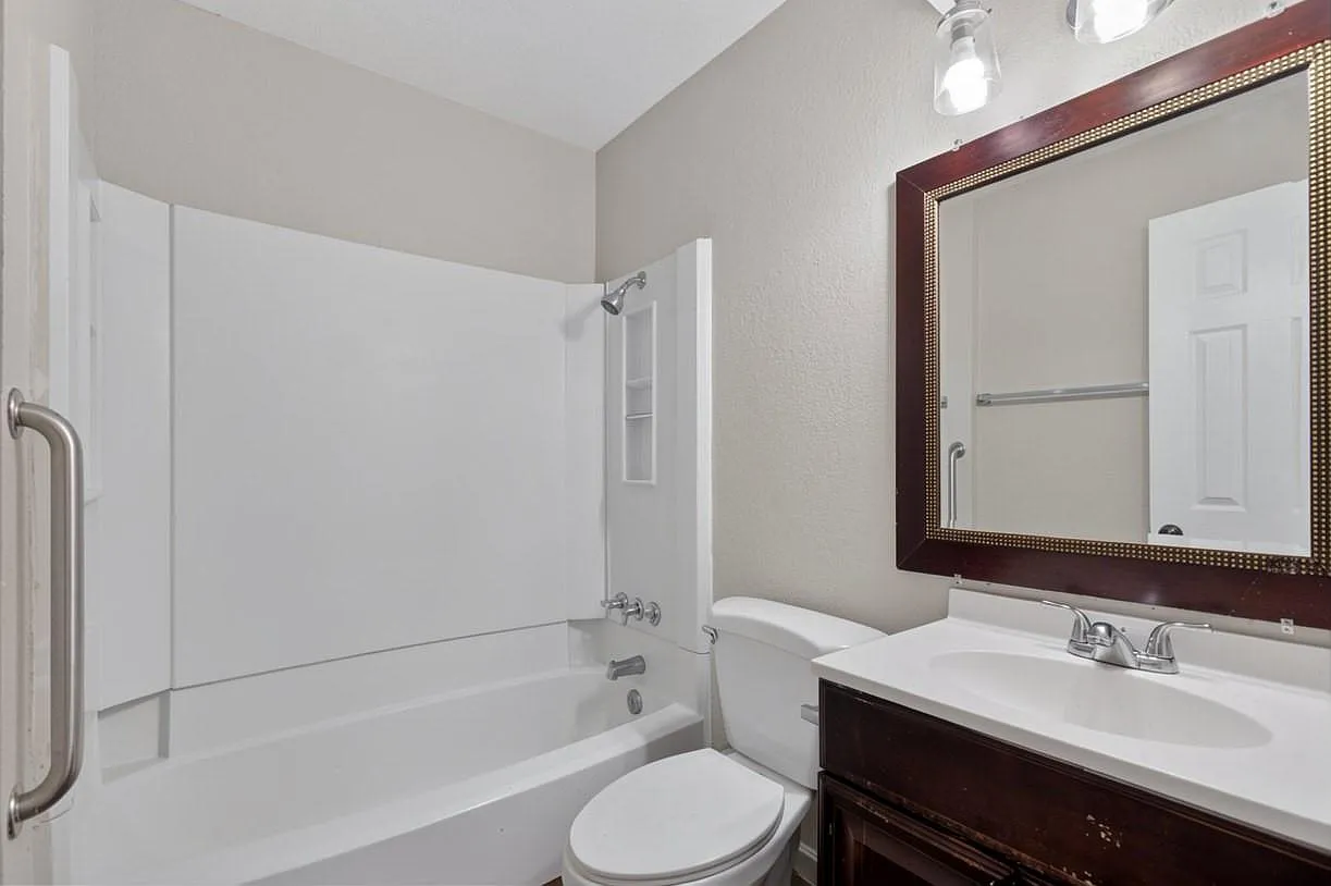 2 bed, 1.0 bath, 780 sqft, $1,150 — Photo 4