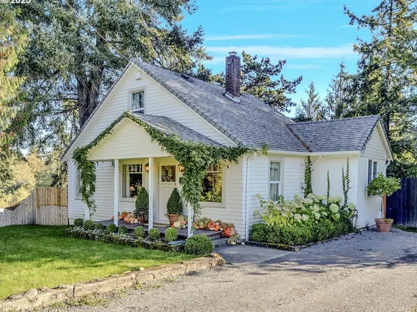 15546 SE Clatsop St, Happy Valley, OR 97086