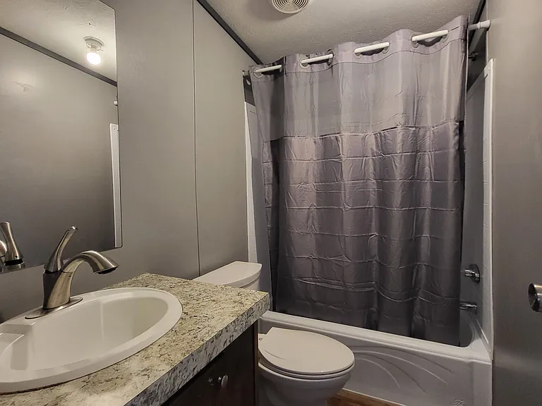 21516 Cherry Hollow Dr — Photo 17