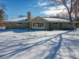 14401 W Glendale Dr, New Berlin, WI