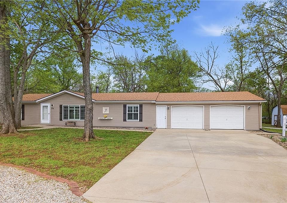 1st image of 9 Poplar Ln