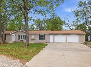 9 Poplar Ln, Linn Valley, KS 66040